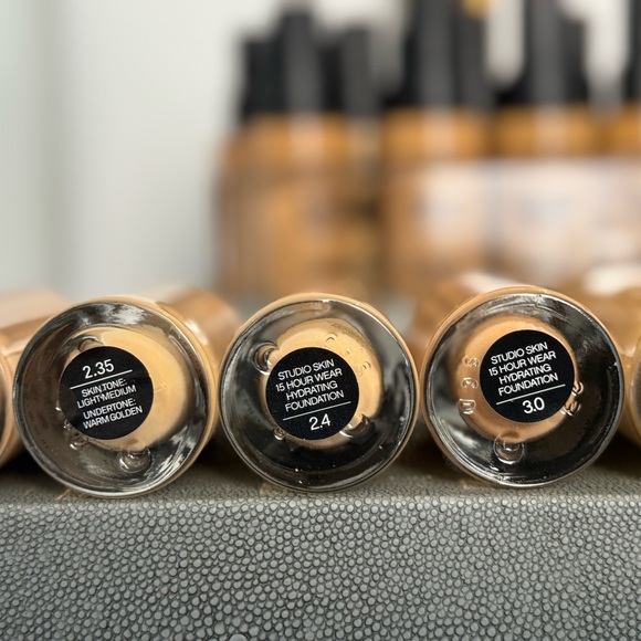 SMASHBOX - STUDIO SKIN 24 HOUR HYDRA FOUNDATION. MANY SHADES AVAIL - Picture 4 of 9